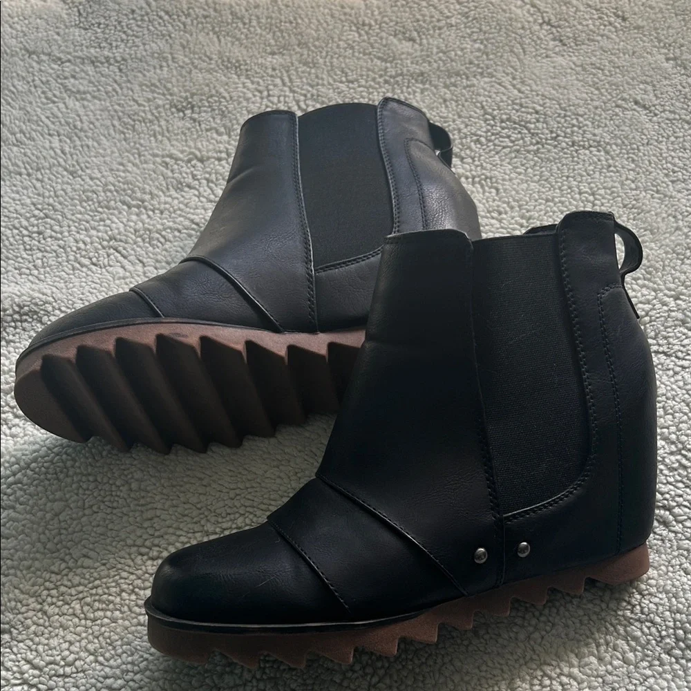 Black Wedge Ankle Boots sz:7
